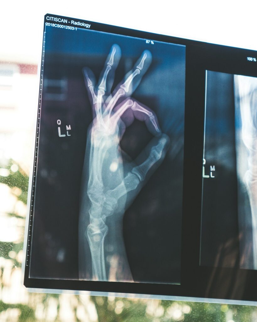 Consulta de medicina física y rehabilitación con orientación médica